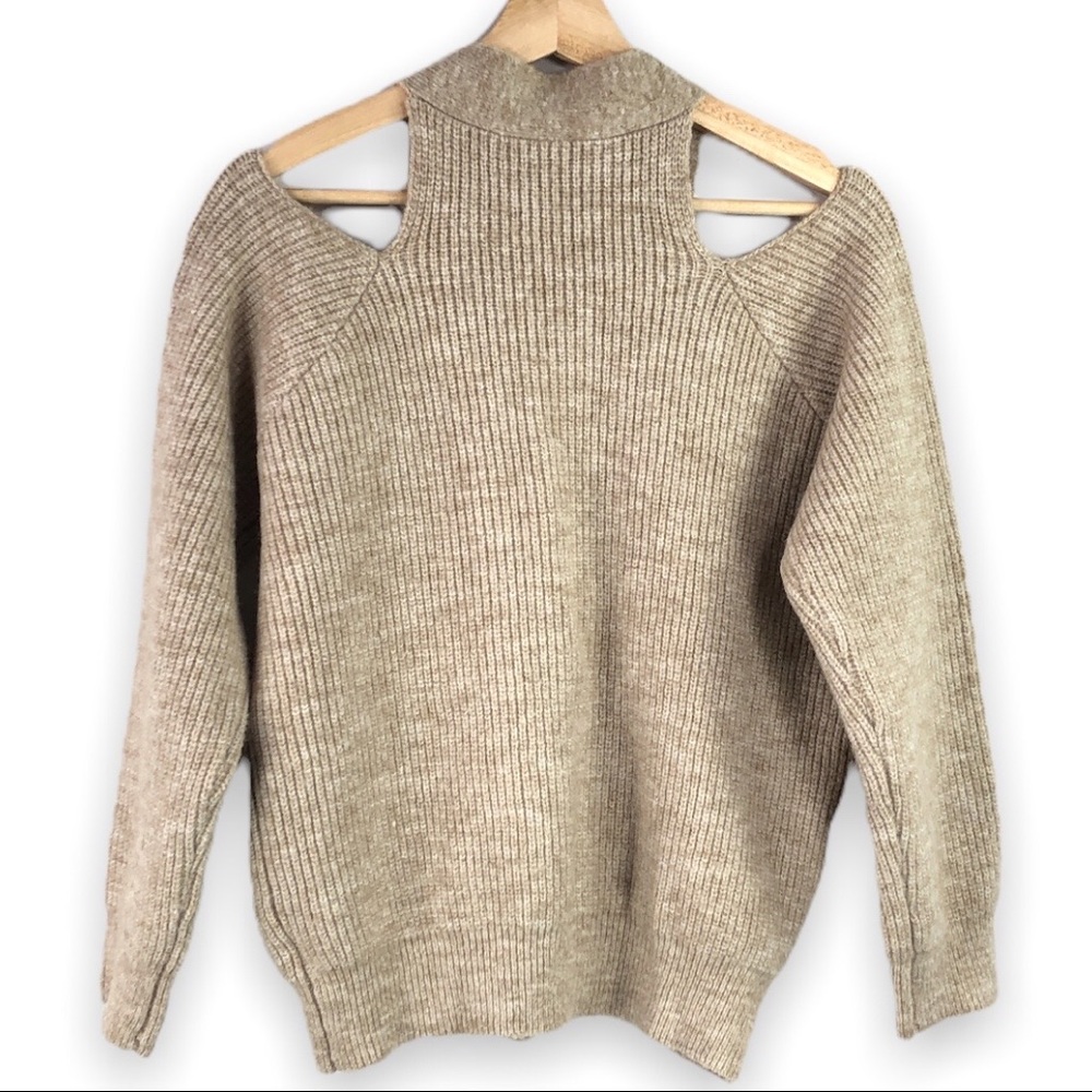 NWOT - ASTR The Label - Cold Shoulder Cardigan Sweater - XS - Picture 2 of 9